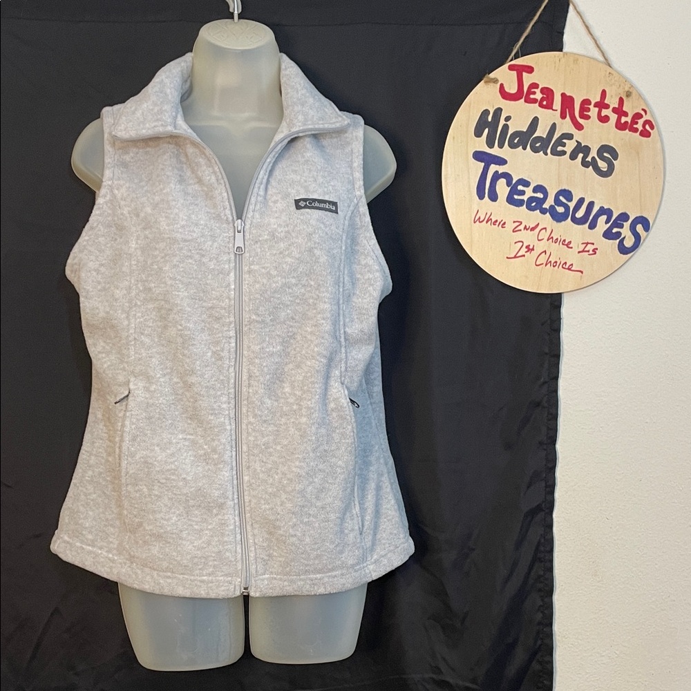 💥New ITEM💥 Columbia Light Gray Fleece Vest